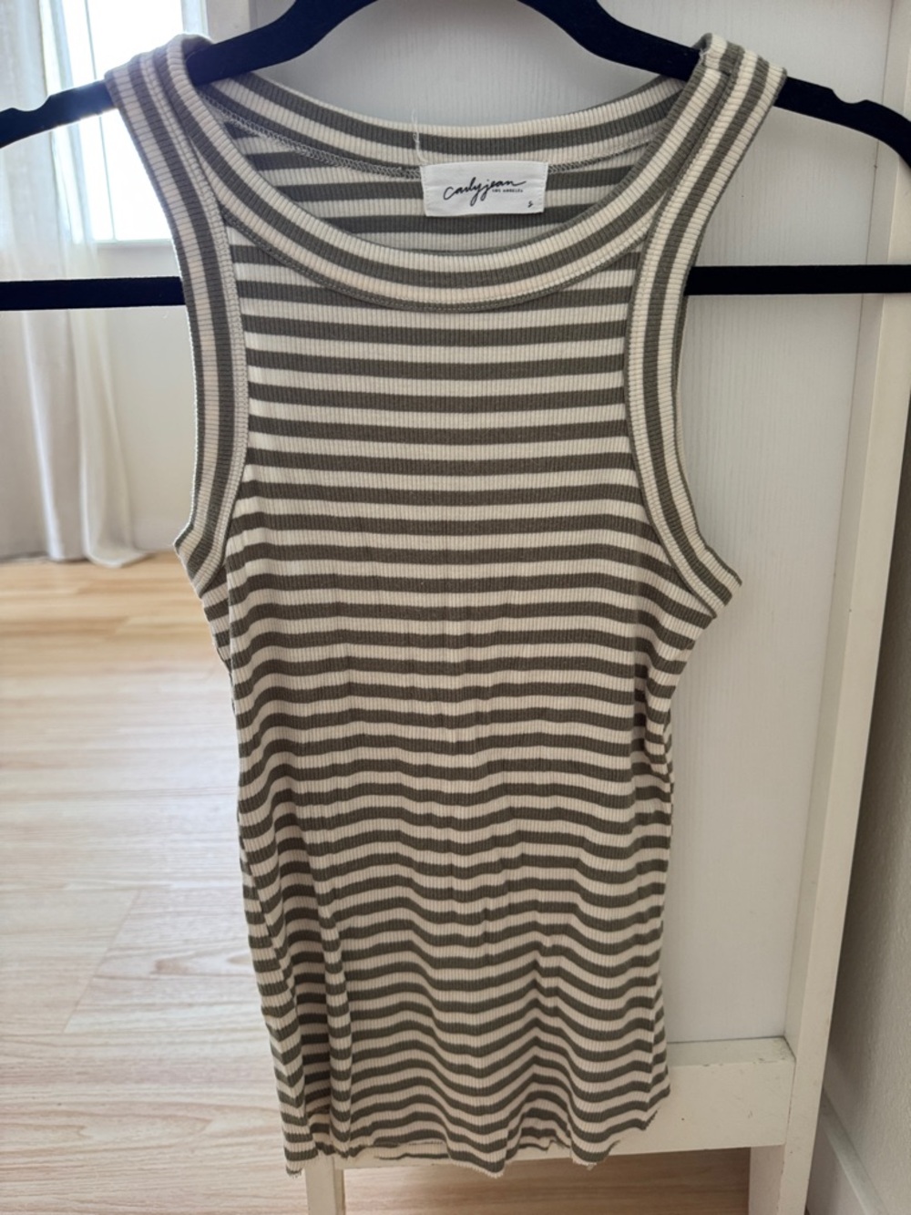 Carly Jean Kit tank & Eden tank - Picture 3 of 7